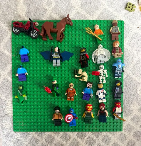 LEGO Minifigures Minifigure Lot Batman & Captain America w/ Accessories