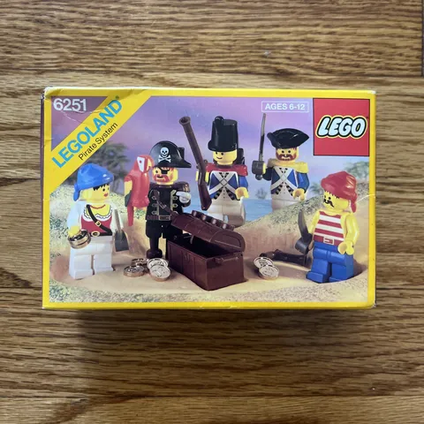 LEGO 6251 Pirates: Pirate System Minifigures Vintage 1989 Sealed