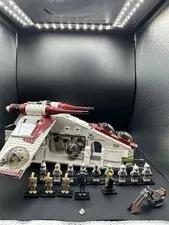 LEGO Star Wars: Republic Gunship (75021) Figs, Manual And Poster
