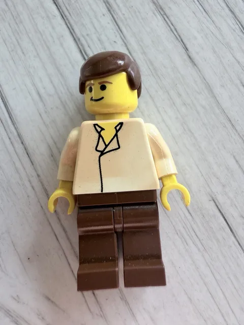 LEGO Star Wars Han Solo Minifigure sw0015 White Shirt Brown Legs 7104
