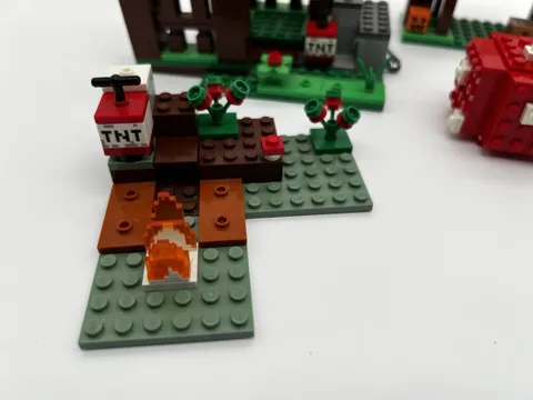 LEGO Minecraft BigFig Creeper and Ocelot 21157 Set 184pc 2 Buildable Figures