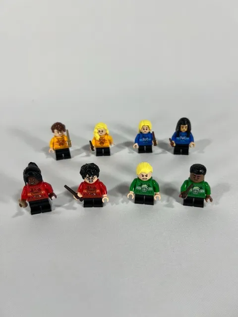 Lego Harry Potter Minifigures Lot Of 8  Holiday Christmas Sweaters 7 Wands READ
