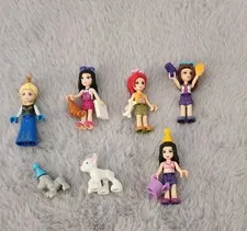 lego friends minifigures lot of 7 With Accessories 