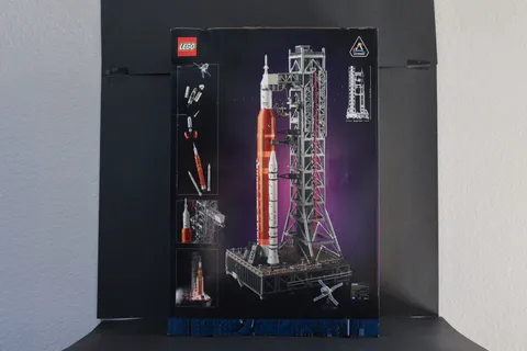 FACTORY SEALED LEGO Icons: NASA Artemis Space Launch System (10341)