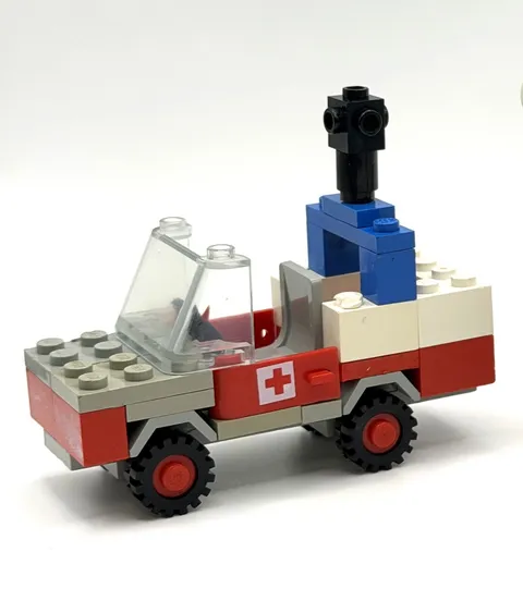 LEGO Vintage Paramedic Unit from Set 6364 (SOLD AS IS) READ DESCRIPTION inv.571