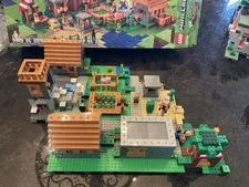 LEGO Minecraft - The Village 21128 - 100% Complete w/ Manuals & Minifigs