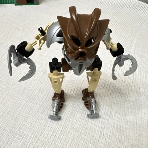 LEGO BIONICLE Toa Nuva Pohatu Nuva 8568 41pc 7-16 Vintage Retired 2002