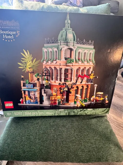 Lego Boutique Hotel Collectible Set 10297