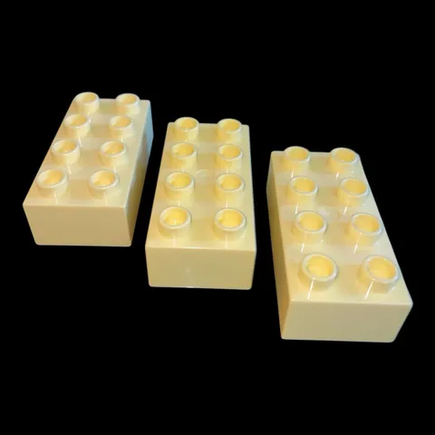 lot of 3 pale yellow Duplo blocks - 2X4 - combined shipping (YELL28)