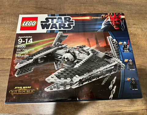 LEGO Star Wars 9500 Sith Fury-class Interceptor 748 Pcs Box (Ages 9-14)