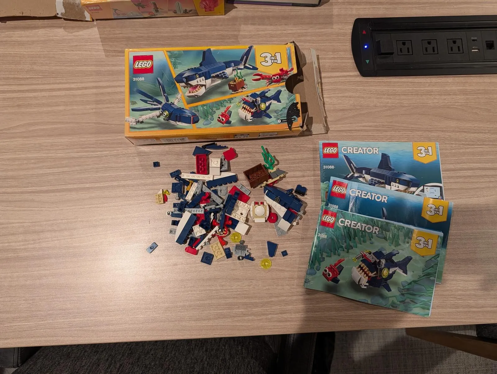 LEGO Creator 3-in-1 Shark Set 31088 with Instructions - Box and Instructions