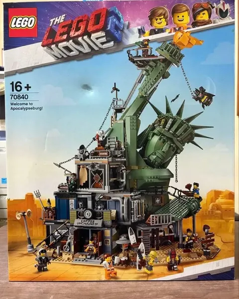 LEGO 70840 Welcome to Apocalypseburg Movie 2 3178pcs Retired New Sealed Box Wear