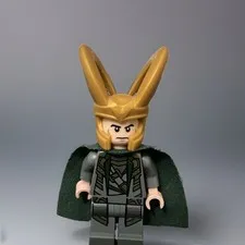 LEGO Loki Minifigure SH033A Gold Horned Helmet Dark Green Cape Marvel 10721
