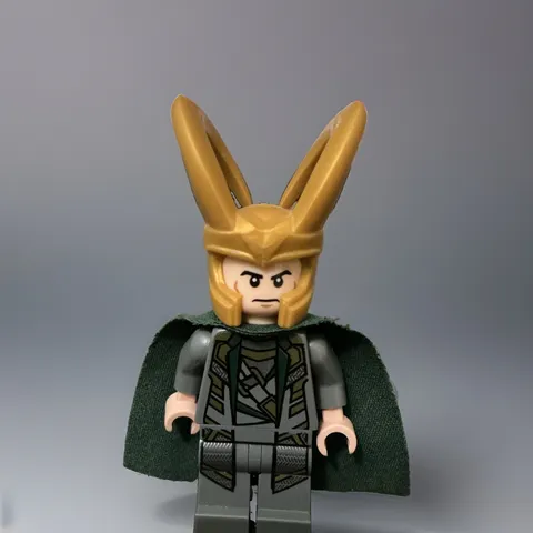 LEGO Loki Minifigure SH033A Gold Horned Helmet Dark Green Cape Marvel 10721