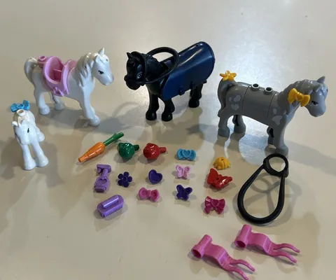LEGO Friends Minifigure Animal Lot Y - Horses With Baby Foal & Accessories