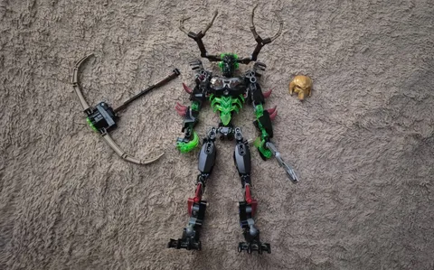 Authentic Lego, 2016 Bionicle Umarak the Hunter, rare