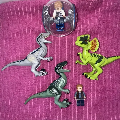 LEGO Jurassic World Lot- 3 Dinosaurs, 2 Mini figure People, Gyro Ball-Authentic