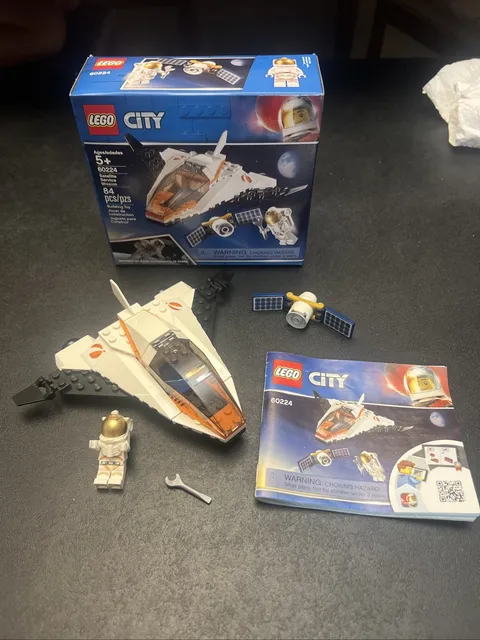 Lego City Satellite Service Mission 60224 100% Complete W/Box & Instructions