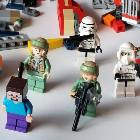 Lego Bulk Lot Star Wars Minecraft Steve  Figures  Wheels 1 lb. 11 oz. Clean