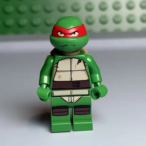 LEGO: Teenage Mutant Ninja Turtles "Raphael" (tnt015) Minifigure and Katanas F10