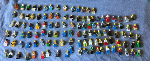 Massive Lego Lot of 119 Assorted Minifigures