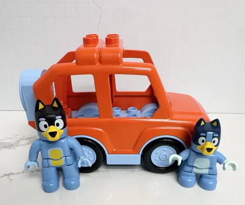 Lego Duplo BLUEY Figure Lot  Australian Cattle Dog Blue Bandit Heeler & CAR