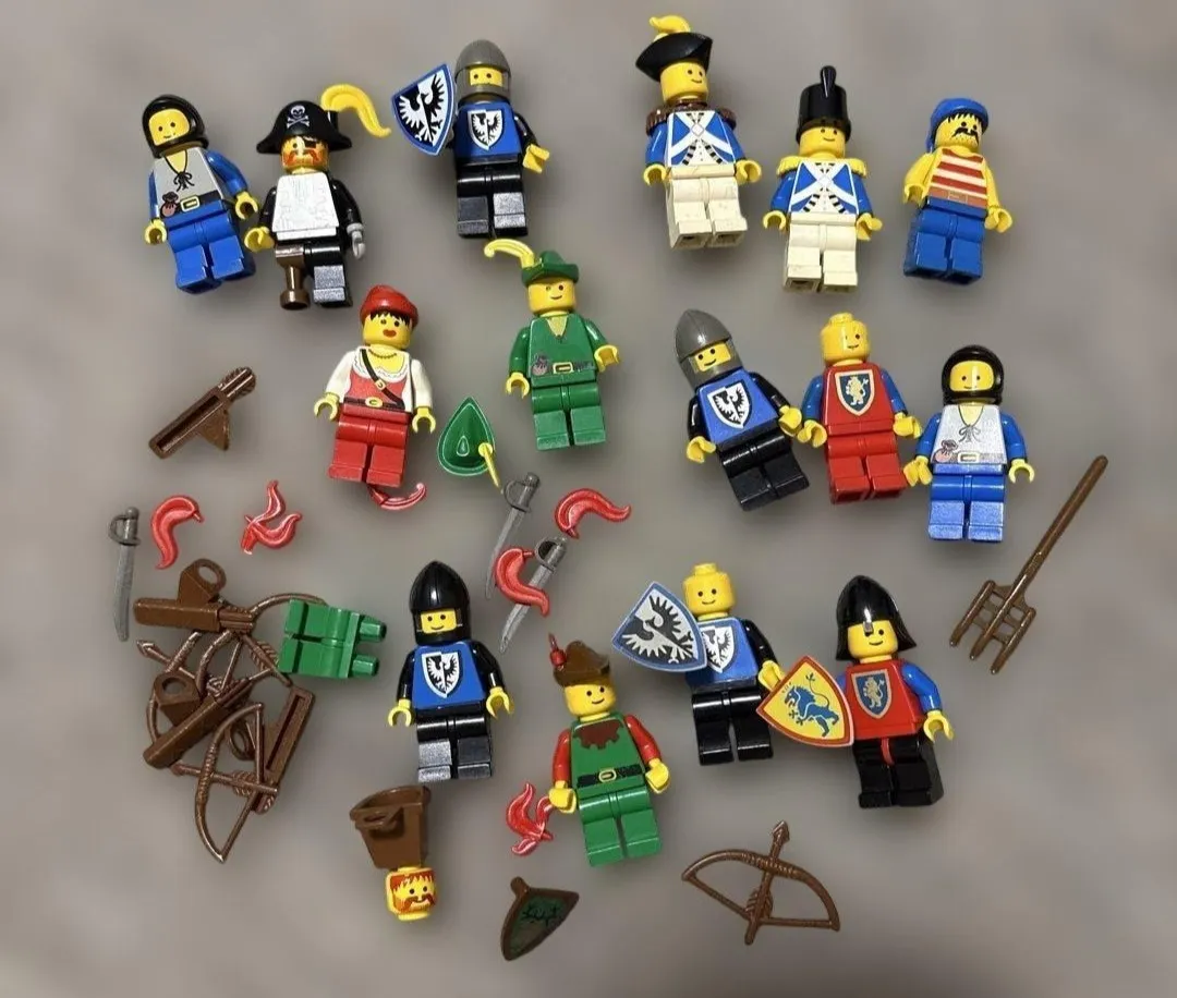 LEGO Minifigure Castle Knight Pirates Lot Set Bulk Sale