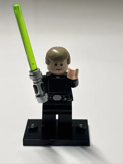 LEGO Star Wars Luke Skywalker Minifigure Death Star Final Duel w/Black Hand