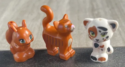 LEGO Friends Minifigure Cats & Squirrel Lot Of Three Mini Figures