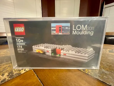 LEGO 2011 LOM MOULDING 4000002 EMPLOYEE GIFT CAS 85 NOT AFA SDCC UBER RARE!