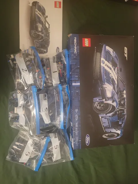 LEGO TECHNIC: 2022 Ford Gt (42154)
