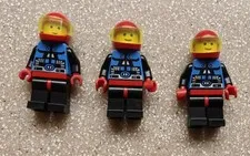 Vintage LEGO Space Minifigure Spyrius lot of three red helmet black pant