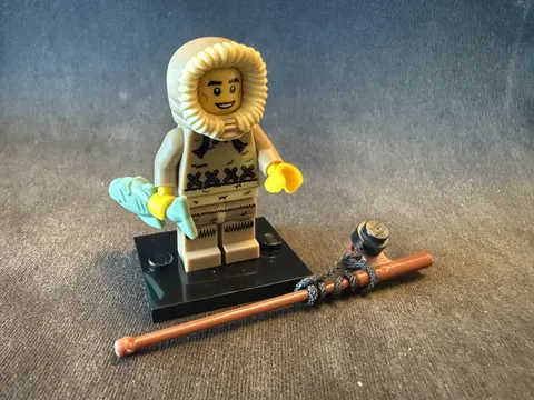 LEGO 8805 Minifigure Series 5 ESKIMO MAN ICE FISHERMAN Fishing Pole Fish Minifig