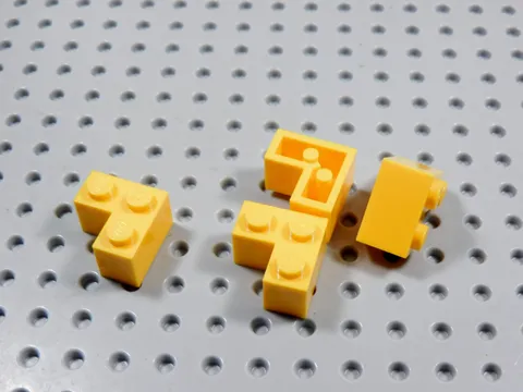LEGO Lot of 4 Bright Yellow Orange 2x2 Corner Bricks BK