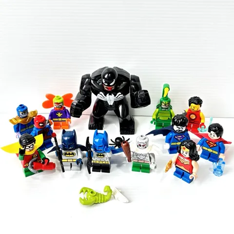 Lego Mini Figures DC Marvel Super Heroes X 12 + Venom Big Mini Figure + Weapons