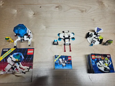 Lego Space LOT of 3 sets 1974 Star Quest, 6848 Strategic pursuer, 6815 Hovertron