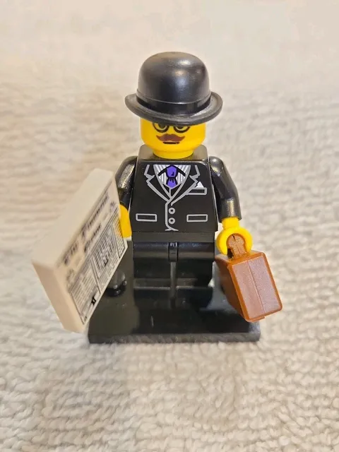 LEGO Collectible Minifigure Series 8 Businessman Complete 