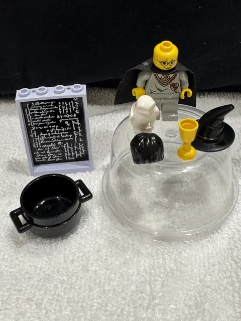 Lego Harry Potter mini figure star cape sorting hat chalk board cup Hedwig Owl 