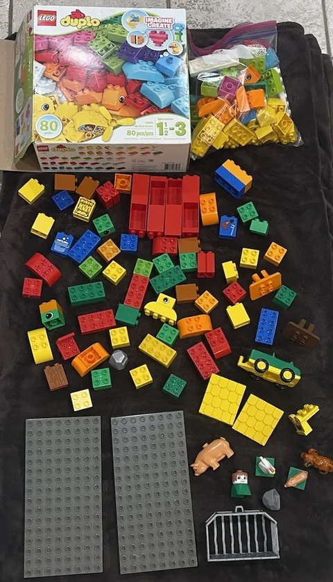 LEGO Duplo Lot of over 150 Blocks Pictured Set Shown Next to box is 78 of 80