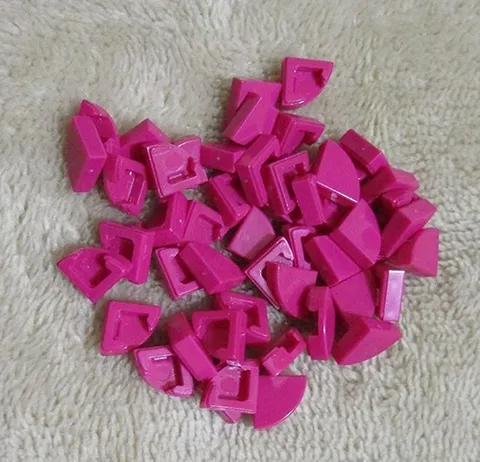 LEGO Tile, Round 1 x 1 Quarter Magenta no. 25269 (Qty 50) *NEW*
