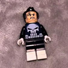 LEGO PUNISHER MINIFIGURE OFFICIAL  76178