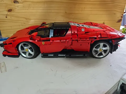 LEGO TECHNIC: Ferrari Daytona SP3 (42143)