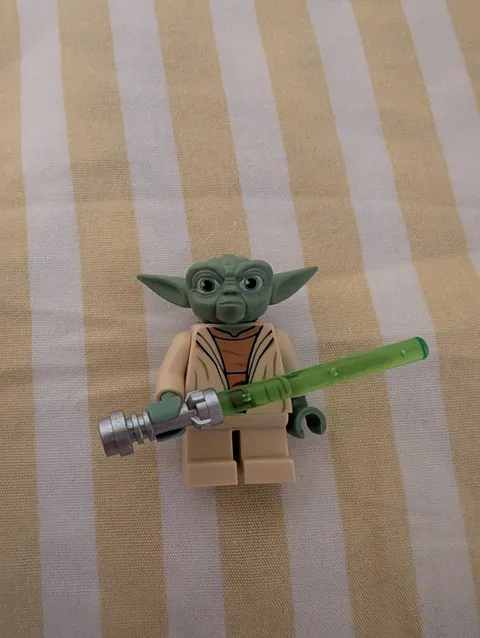 LEGO Star Wars Yoda Minifigure Figure w/ Green Lightsaber Weapon Plastic