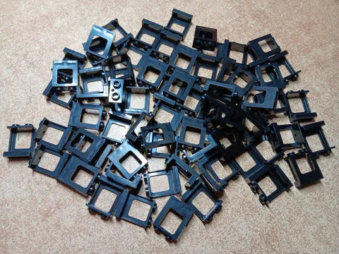 LEGO BULK LOT 70 BLACK WINDOWS 1X2X2 AIRPLANE TRAIN  NO PANES #60032