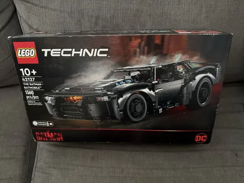 LEGO TECHNIC: The Batman-Batmobile™ (42127) Brand New Factory Sealed Retired Set