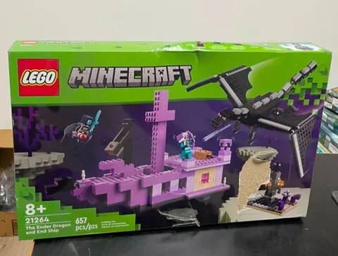LEGO Minecraft: The Ender Dragon and End Ship (21264) DAMAGED BOX