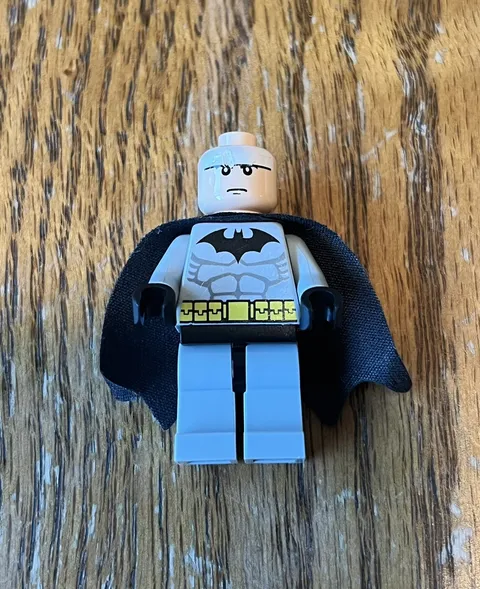 LEGO Batman 7779/7780/7782 Batman Minifigure bat001 READ DESCRIPTION