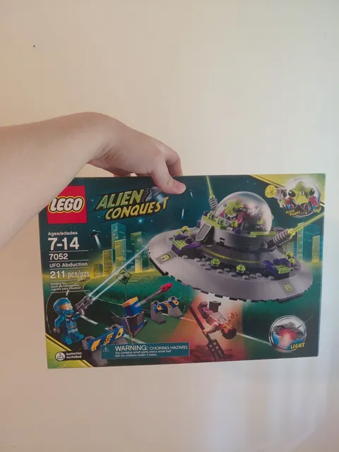 LEGO Alien Conquest Factory Sealed 7052 UFO Abduction Space Set 211 pcs