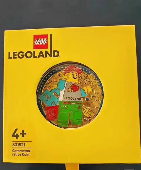LEGO 831521 LEGOLAND ShangHai Limited 1st Anniversary Commemorative Medal Badge