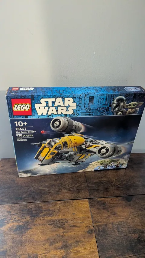 LEGO Star Wars The Razor Crest 75447 Building Toy, 930 Pieces SEALED NEW 